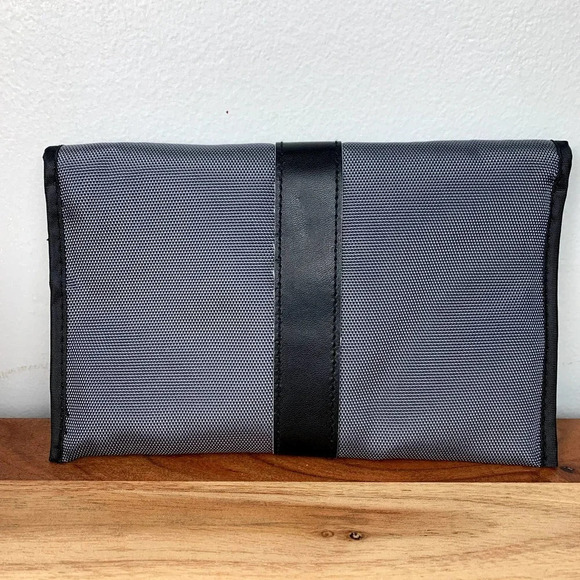 Viktor & Rolf Cosmetics Bag Small Zip Pouch Grey Black Buckle Makeup Travel Case - Picture 4 of 12